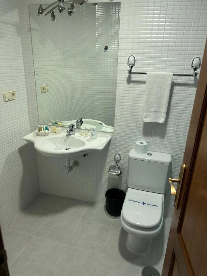 Hostal 36 Toledo Guest house